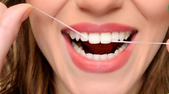 牙线正确用法 牙线正确用法