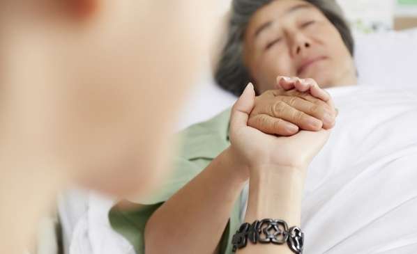 老人全身麻醉後遺症