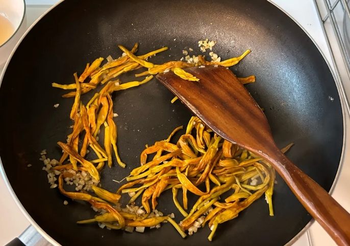 乾炒金針花食譜 乾炒金針花食譜