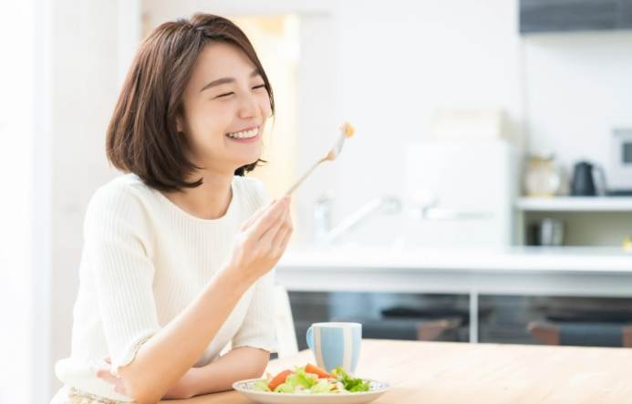 吃什麼可以讓頭髮長快一點