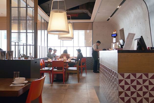 二樓餐廳用餐體驗 二樓餐廳用餐體驗