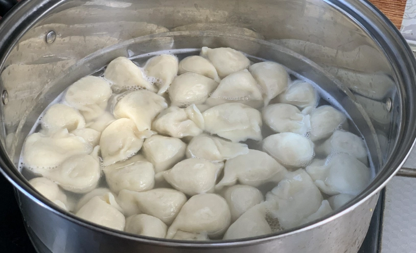 饺子冷水下锅煮多久？完整时间指南与不破皮秘诀