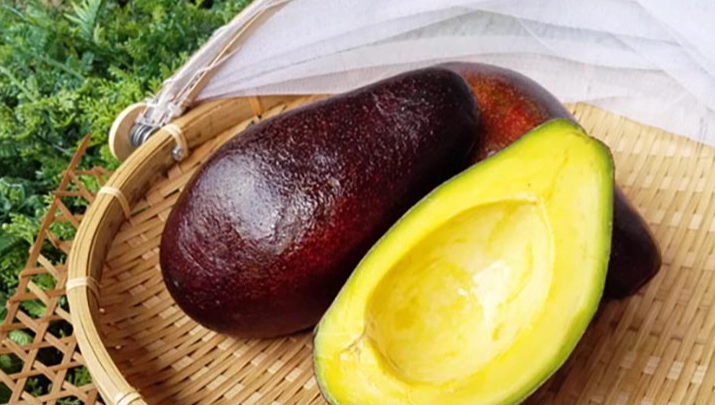 酪梨硬硬的可以吃嗎