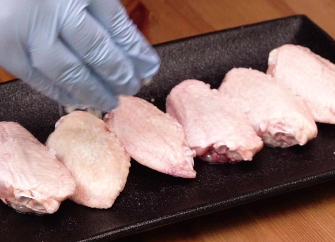 鹽水解凍雞翼