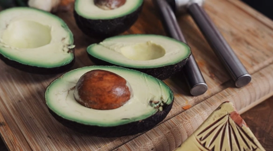 酪梨要放冰箱嗎？完整保存指南與常見問題解答