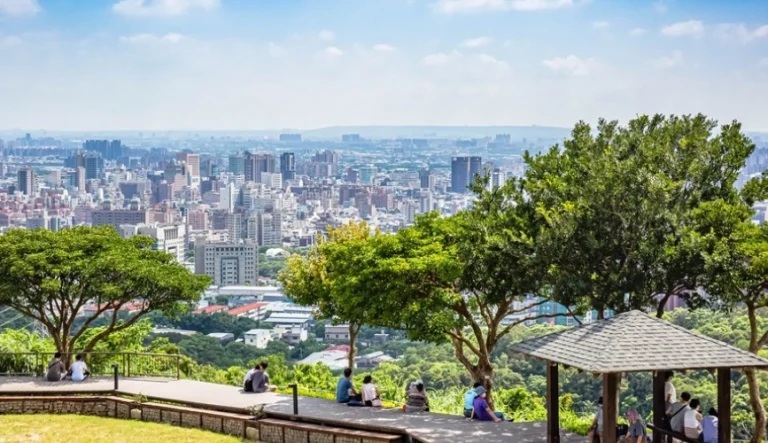 桃園情侶晚上約會