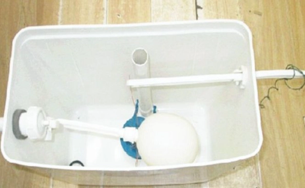 馬桶水箱連接處漏水