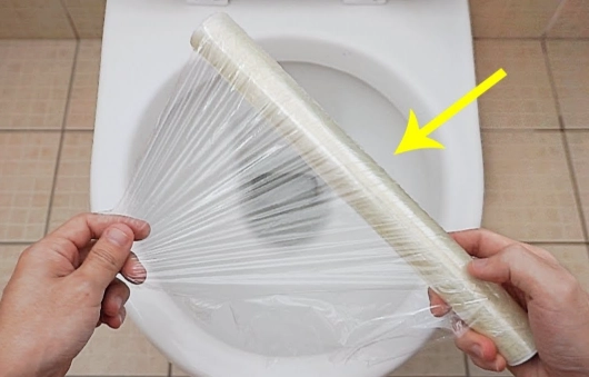 保鮮膜通馬桶方法 保鮮膜通馬桶方法