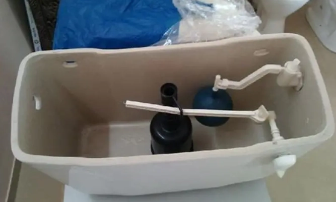 水箱連接處維修