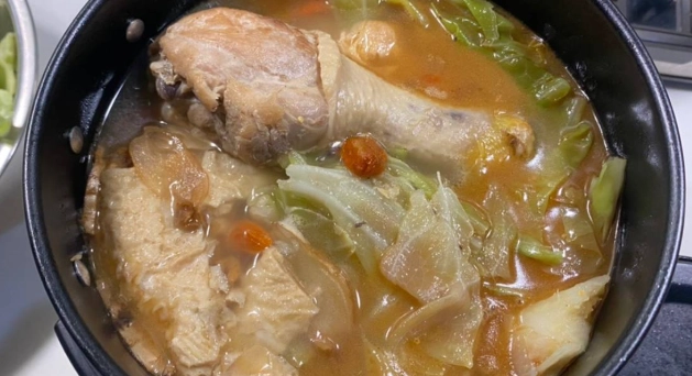 高麗菜麻油雞食譜