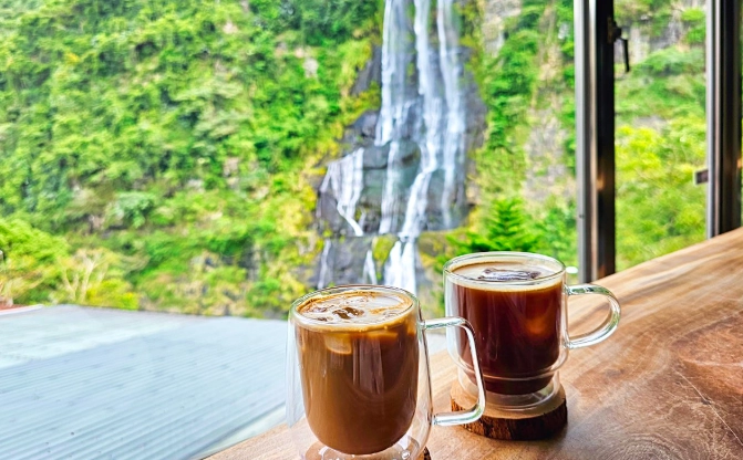 台灣瀑布咖啡廳