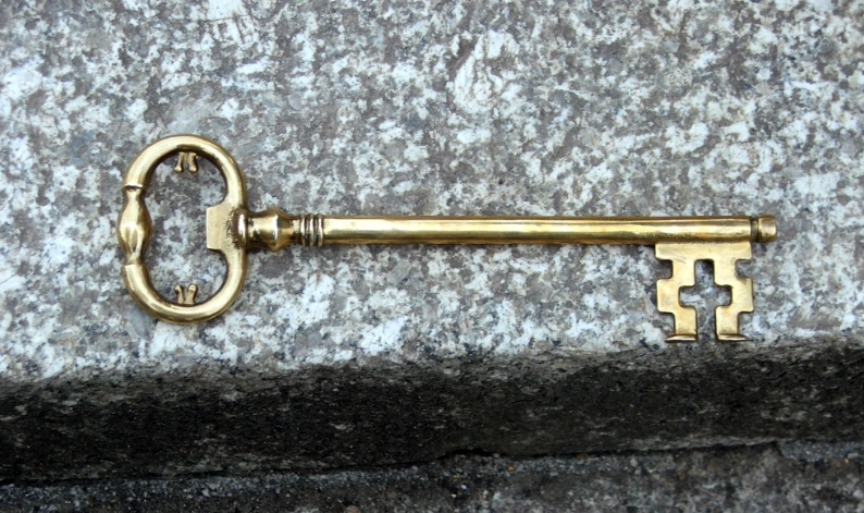 抽屜鎖打開方法