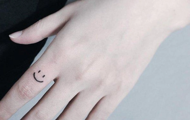 紋身左右手選擇