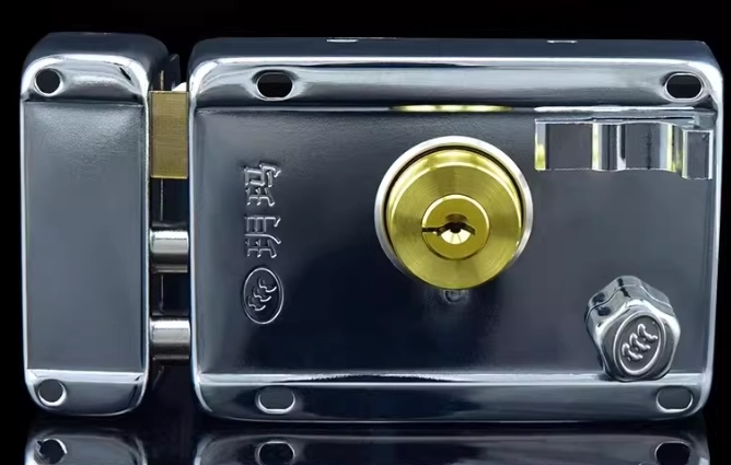 舊式門鎖開鎖方法