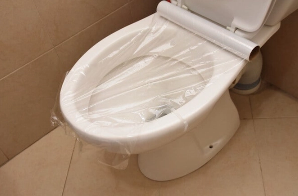 保鮮膜通馬桶