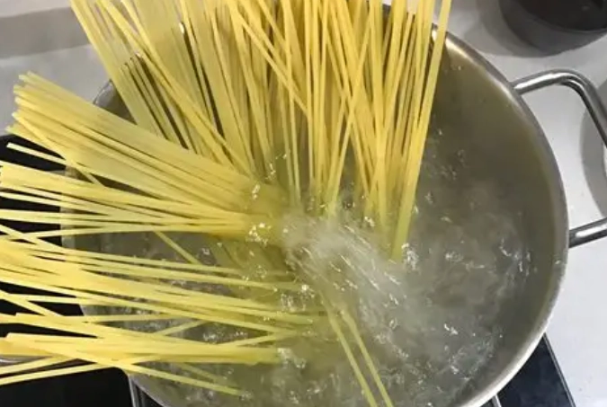 冷水煮義大利麵