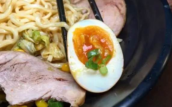 台北拉麵溏心蛋
