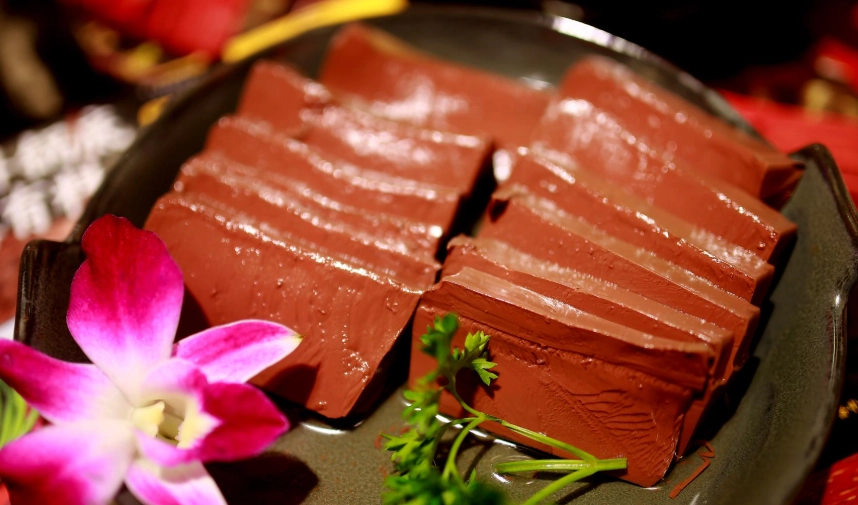 消除黑眼圈吃什麼 消除黑眼圈吃什麼