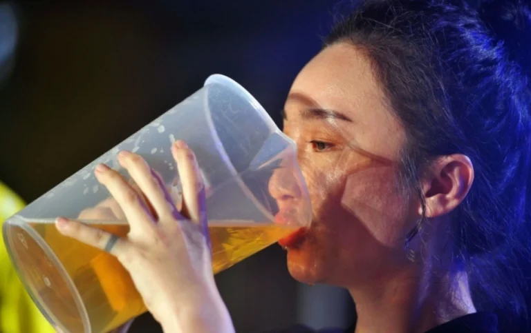 空腹喝酒會吐嗎