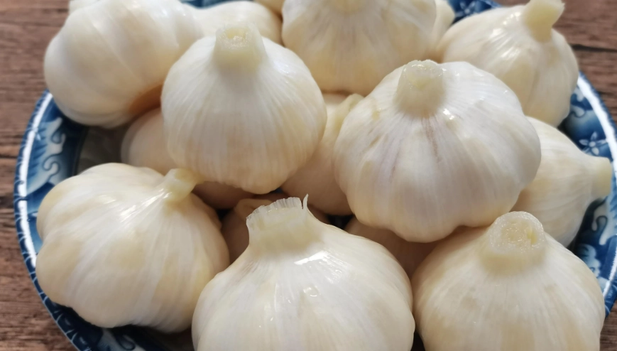 冷凍蒜頭可以放多久？完整保存期限與正確冷凍方法全解析