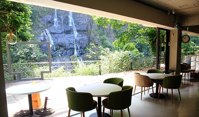瀑布咖啡廳