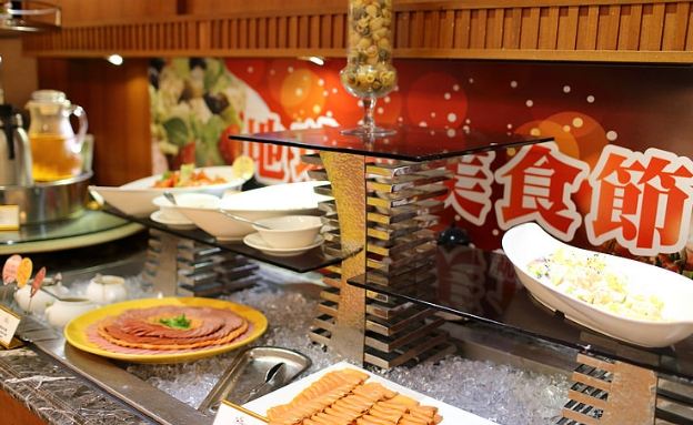 古華花園飯店附近美食