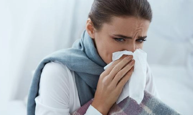 透明鼻水流不停