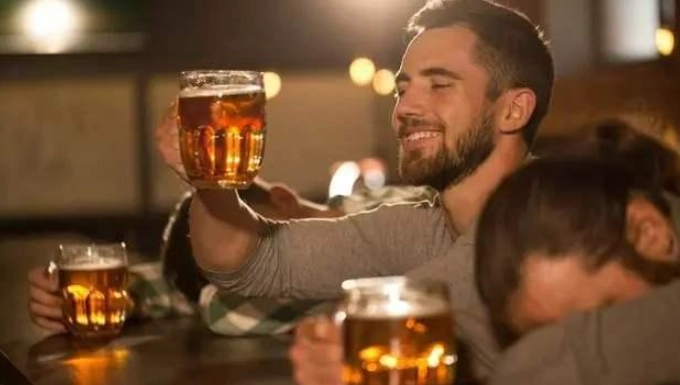 喝酒容易醉原因