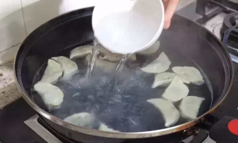 煮水餃加冷水