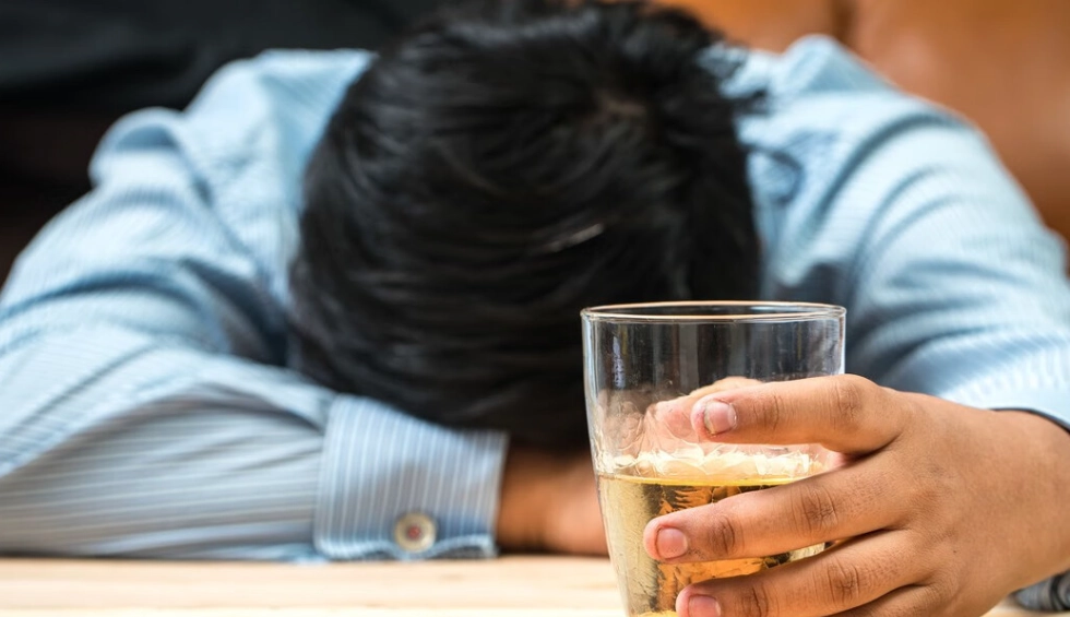 喝酒上頭全解析：原因、症狀與實用應對指南