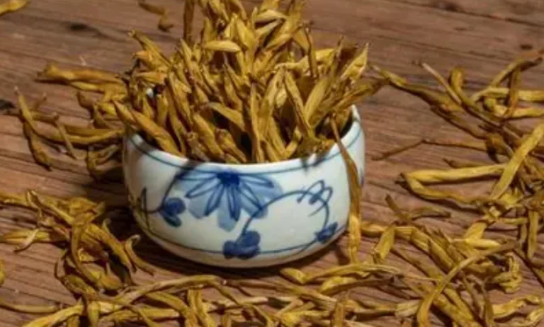 金針花乾變黑可以吃嗎