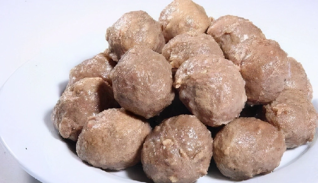 建國市場丸立：老字號丸子的美味秘密與完整選購指南