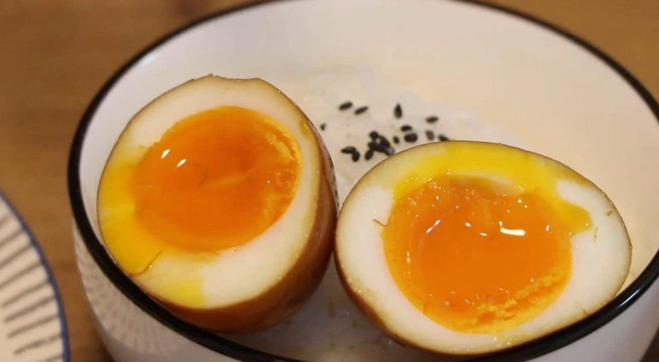 溏心蛋冷水下鍋完整攻略：黃金時間、完美熟度與新手必犯錯誤解析
