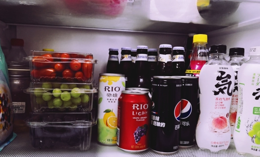 飲料放冷凍多久會冰？時間表、技巧與常見問題全攻略