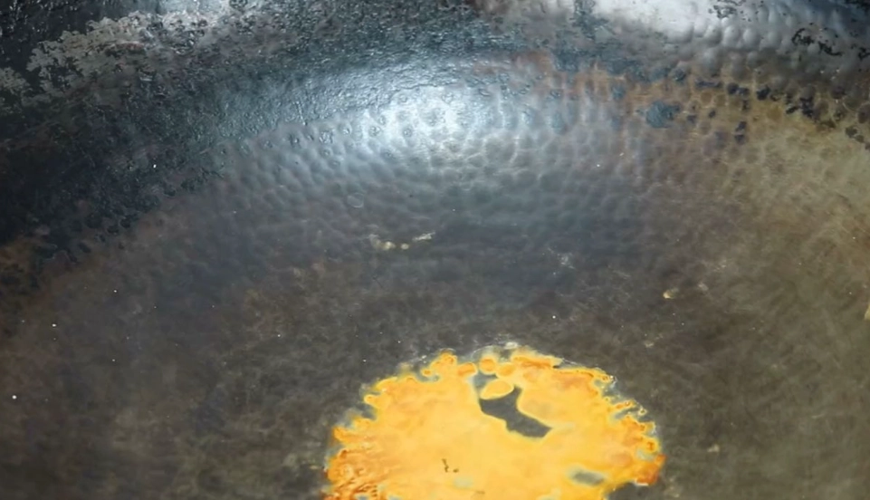 鍋子生鏽還能用嗎？專家教你安全評估與清潔訣竅